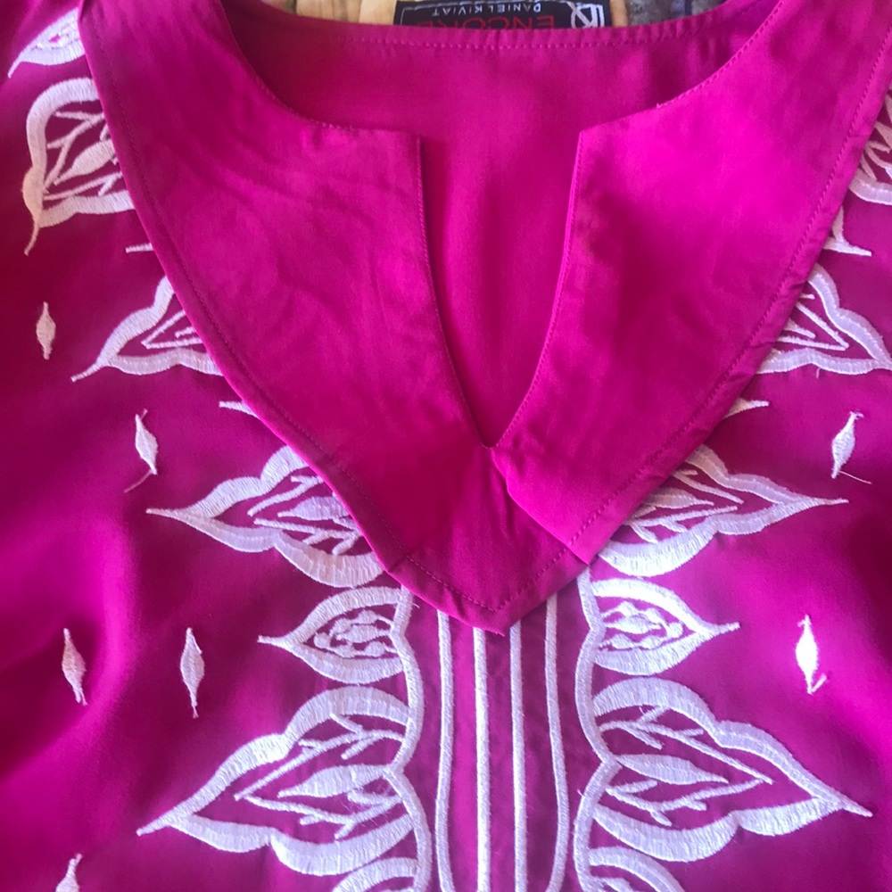 Embroidered blouse - Picture 9 of 11